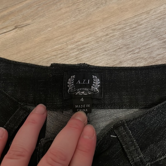 AZI Jeans - Picture 3 of 5